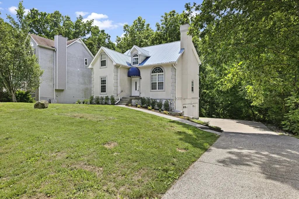 5048 Appalachain Drive Goodlettsville TN 37072