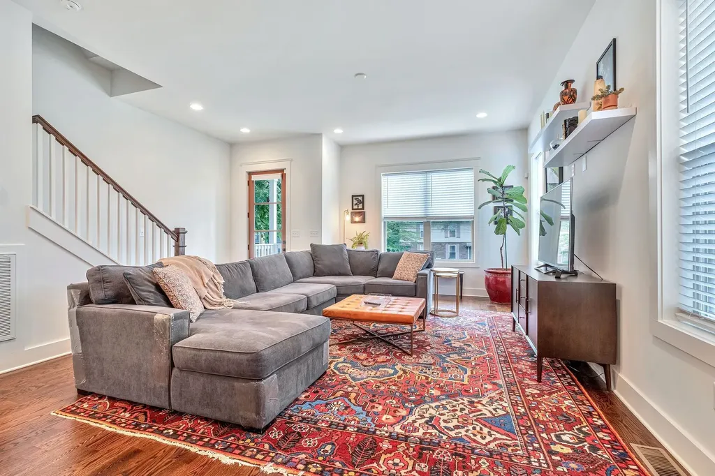1510B 10th Ave, N Nashville TN 37208