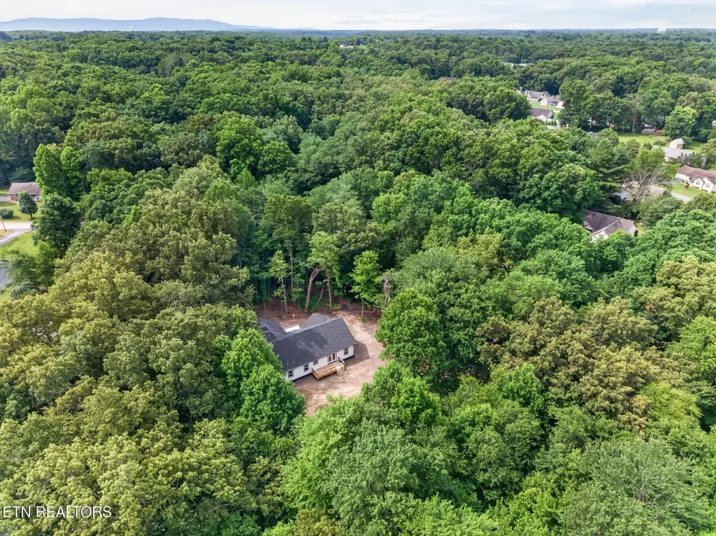 301 Hilltop Drive Crossville TN 38555