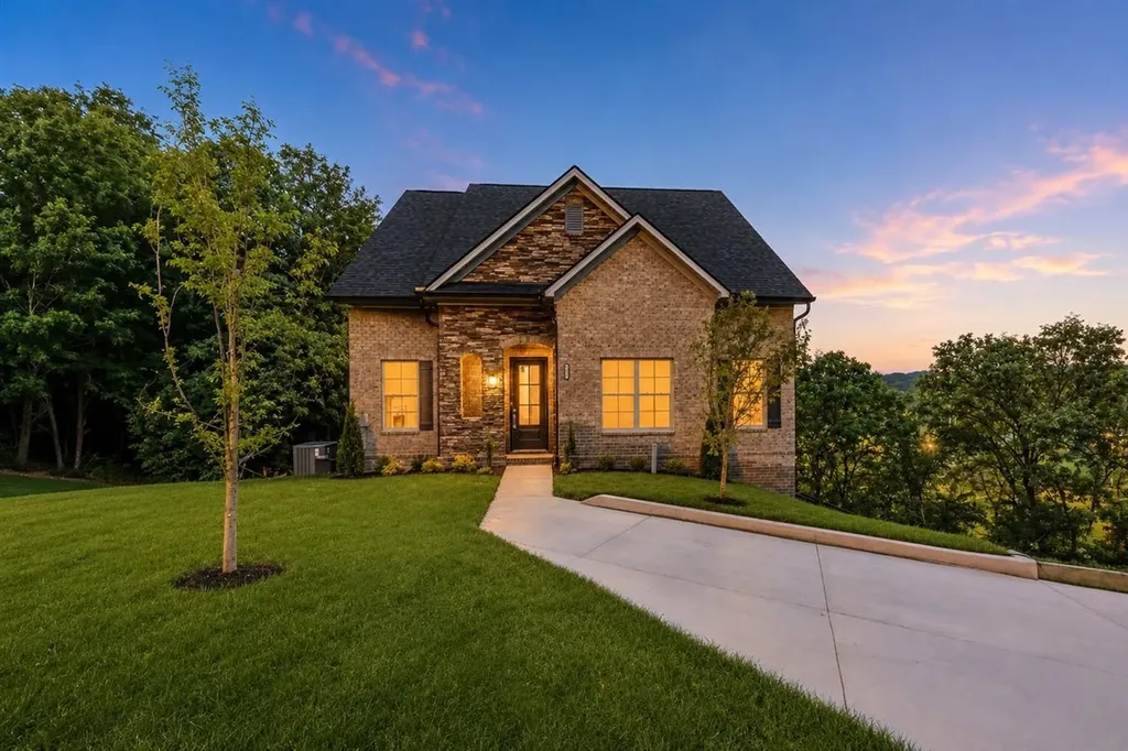 701 Harpeth Knoll Court Nashville TN 37221