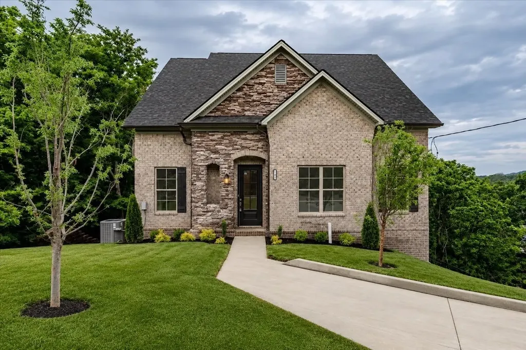 701 Harpeth Knoll Court Nashville TN 37221