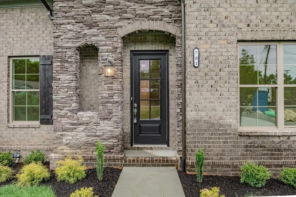 701 Harpeth Knoll Court Nashville TN 37221