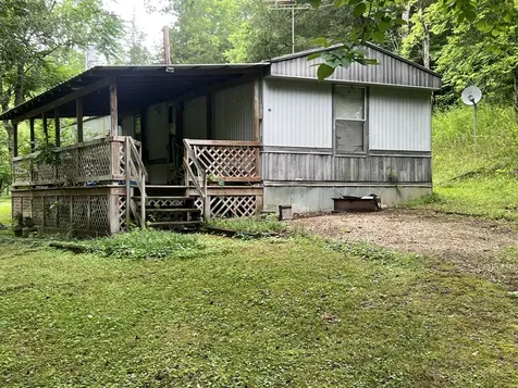 32 Patterson Lane Pleasant Shade TN 37145