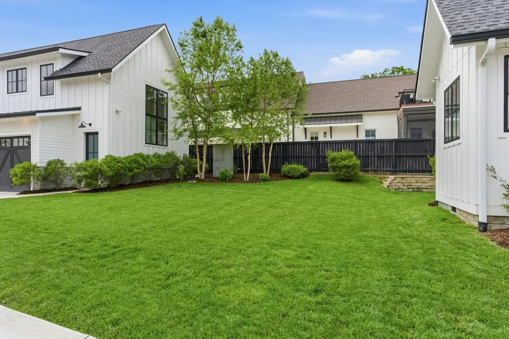 1207 Sweetbriar Avenue Nashville TN 37212