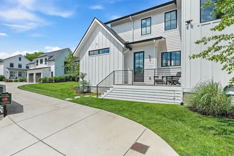 1207 Sweetbriar Avenue Nashville TN 37212