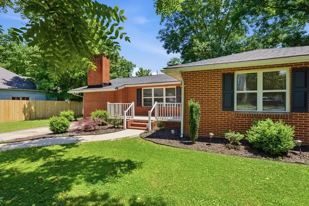 1819 Hamilton Avenue South Pittsburg TN 37380