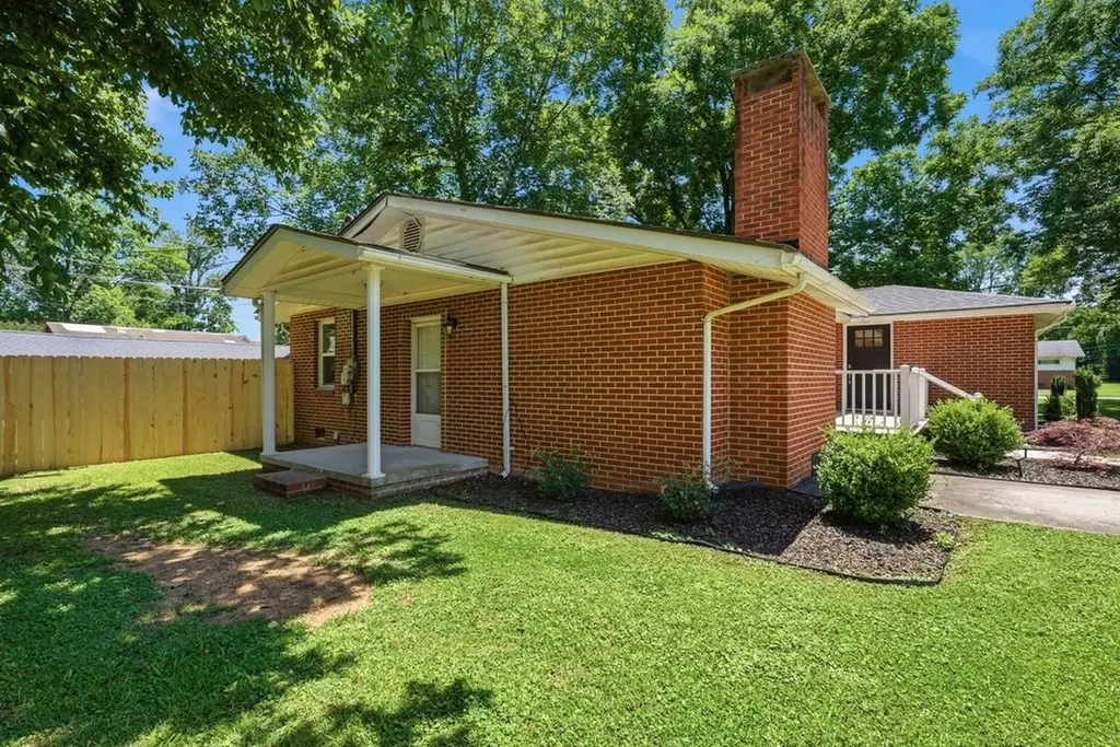 1819 Hamilton Avenue South Pittsburg TN 37380