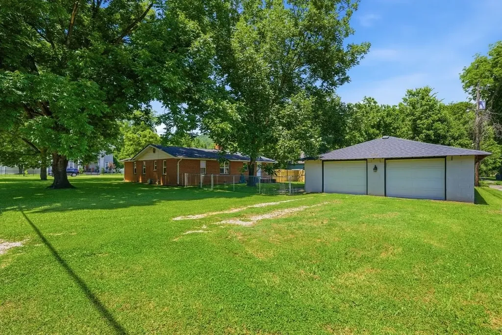 1819 Hamilton Avenue South Pittsburg TN 37380