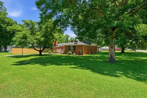 1819 Hamilton Avenue South Pittsburg TN 37380