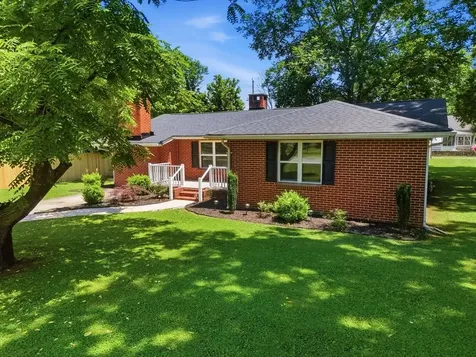 1819 Hamilton Avenue South Pittsburg TN 37380