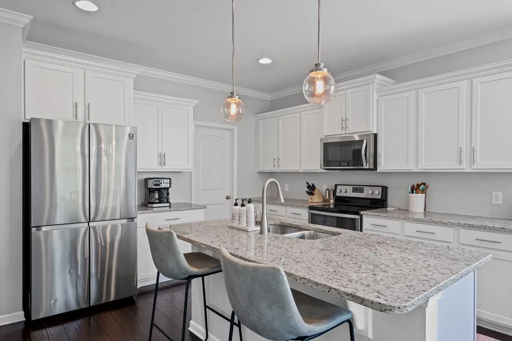 1872 Stonewater Drive Hermitage TN 37076