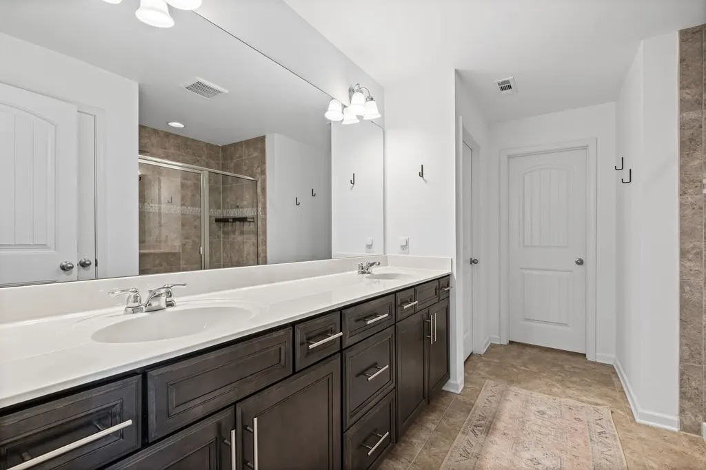 1872 Stonewater Drive Hermitage TN 37076
