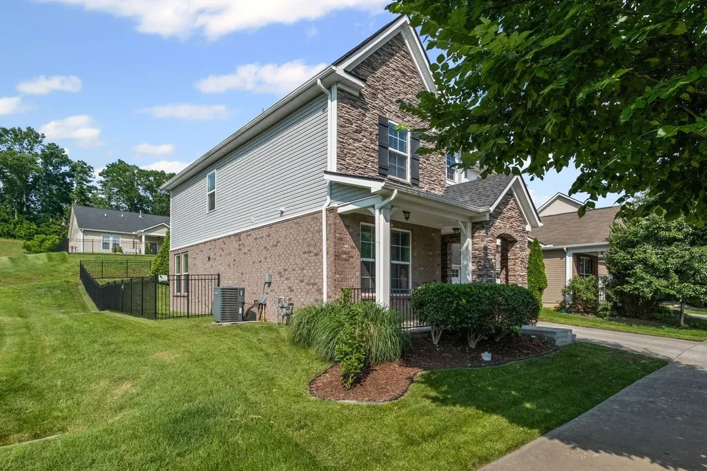 1872 Stonewater Drive Hermitage TN 37076