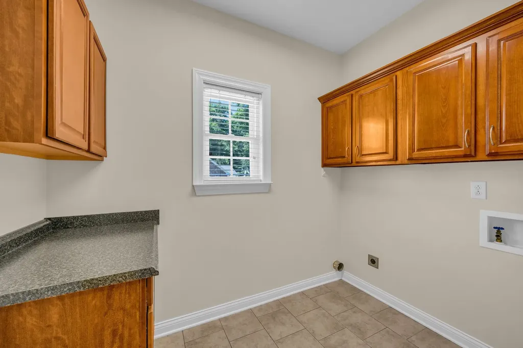 111 Bryton Court Burns TN 37029