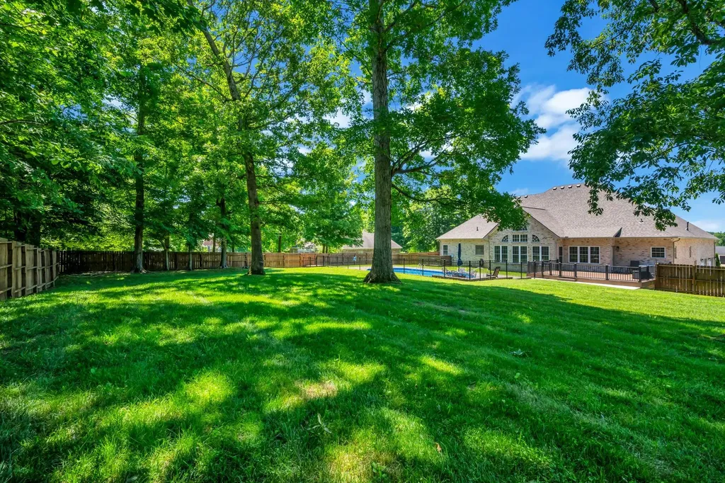111 Bryton Court Burns TN 37029