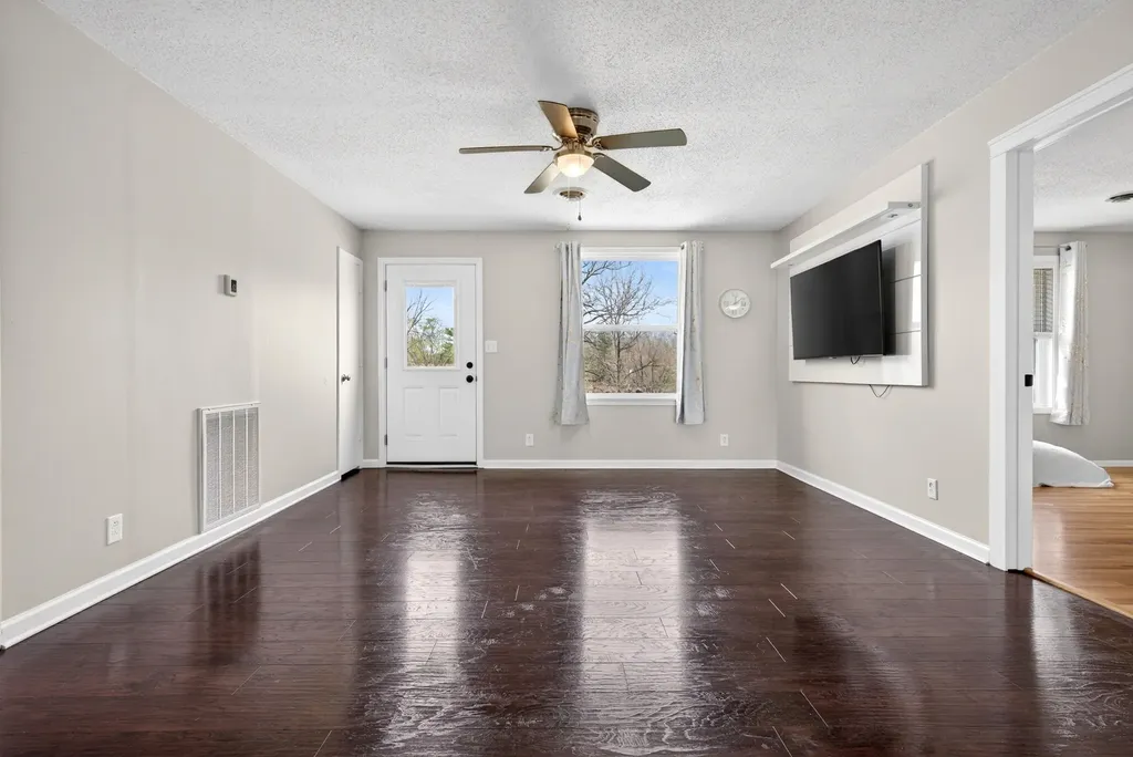 1287 Jostin Drive Clarksville TN 37040