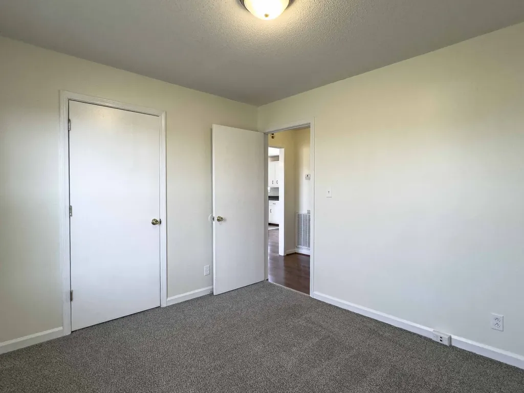 104 Waterford Drive Oak Grove KY 42262