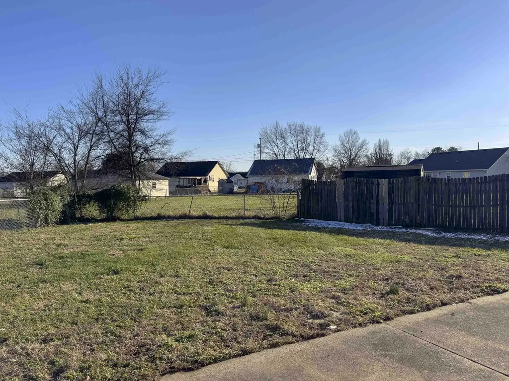 104 Waterford Drive Oak Grove KY 42262