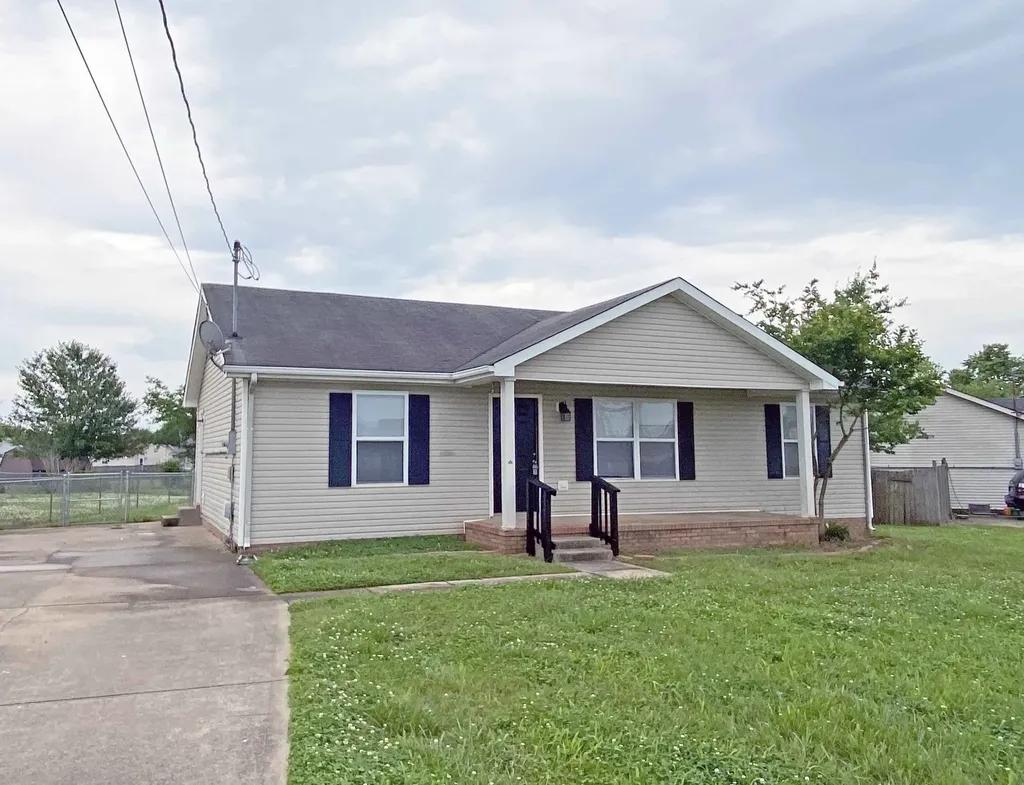 104 Waterford Drive Oak Grove KY 42262