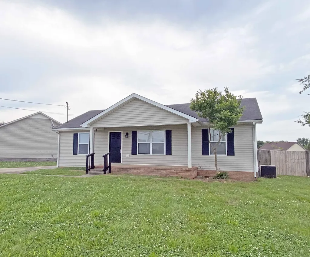 104 Waterford Drive Oak Grove KY 42262