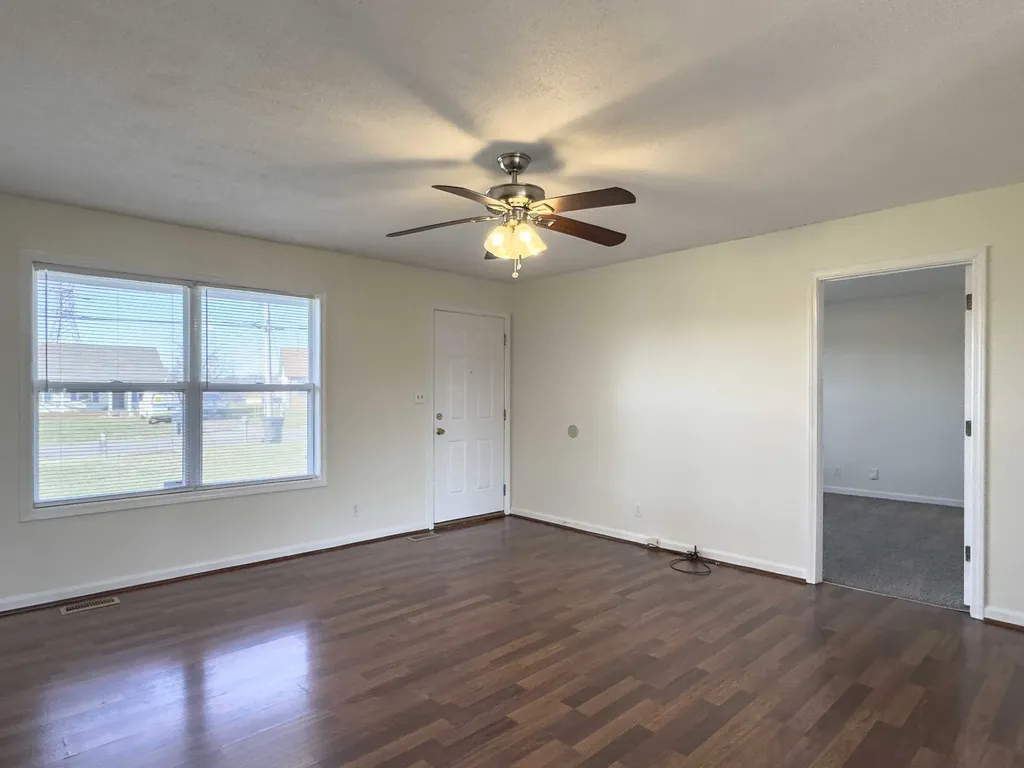 104 Waterford Drive Oak Grove KY 42262