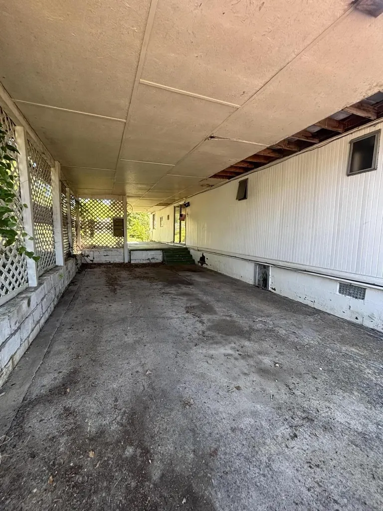 1604 Lamar Street Athens TN 37303