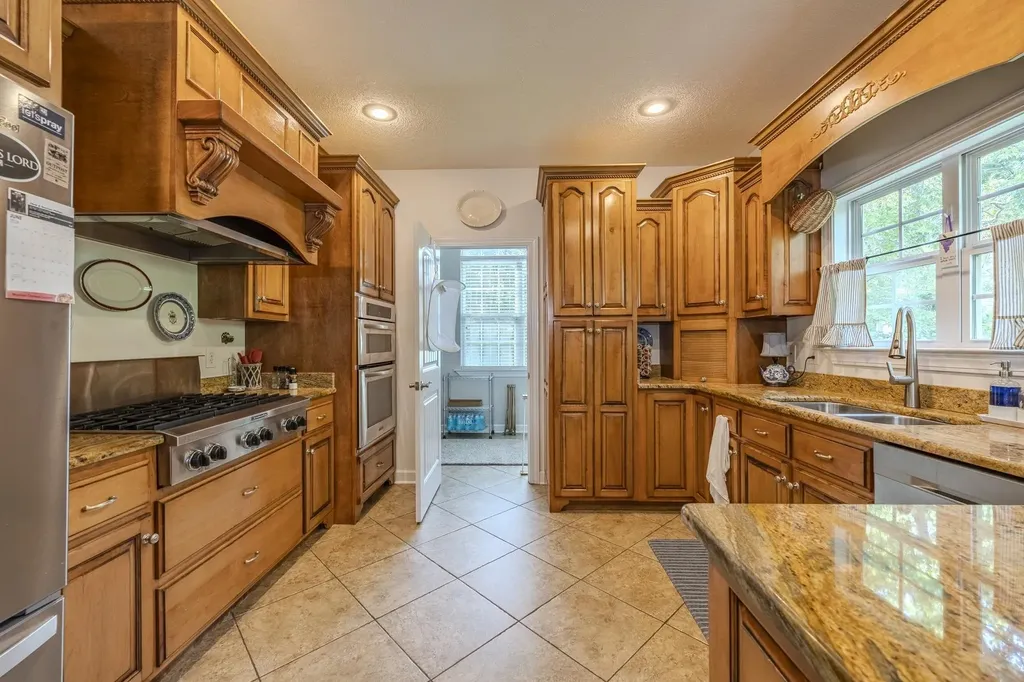 120 Knotty Oaks Trail Counce TN 38326