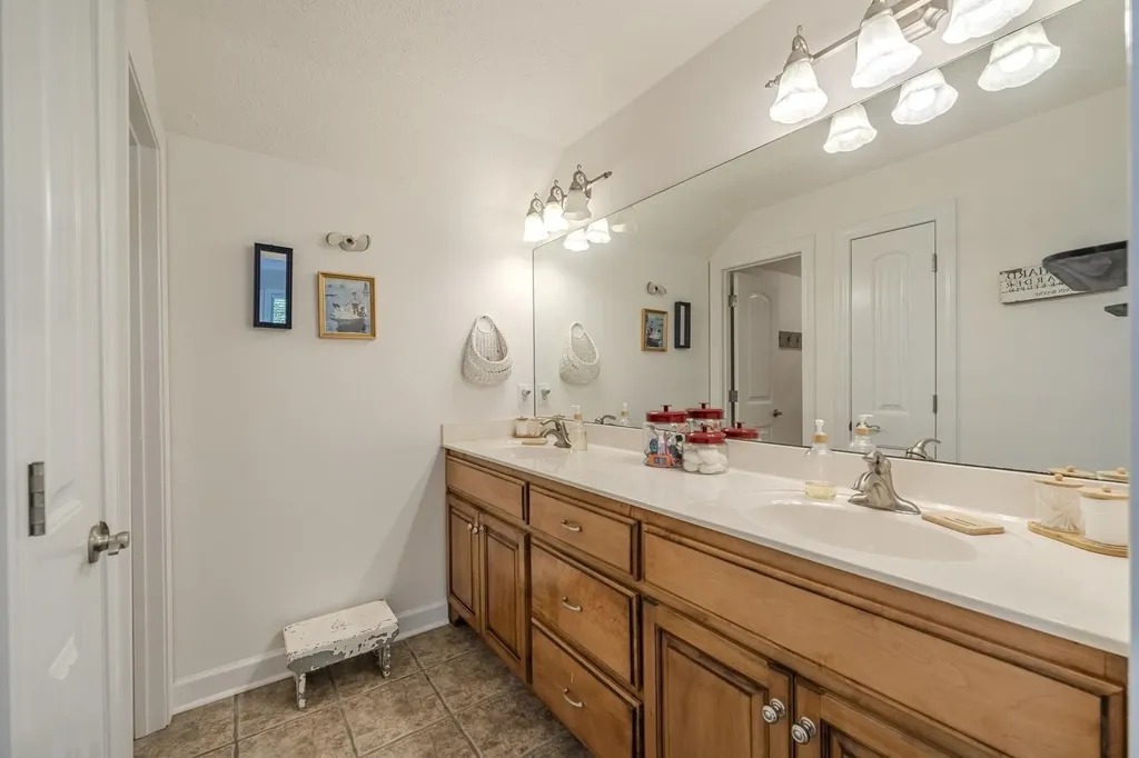120 Knotty Oaks Trail Counce TN 38326