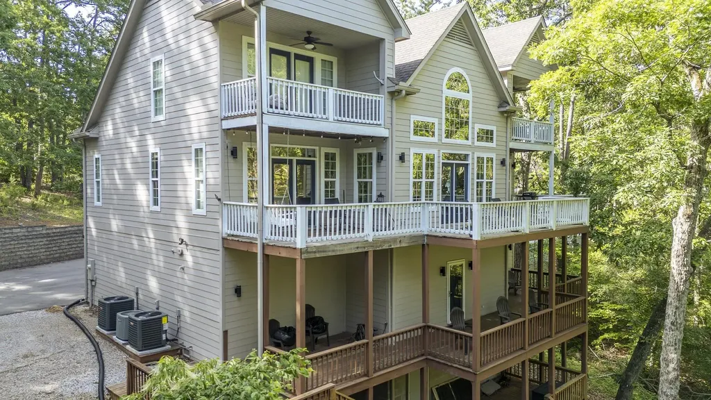 120 Knotty Oaks Trail Counce TN 38326