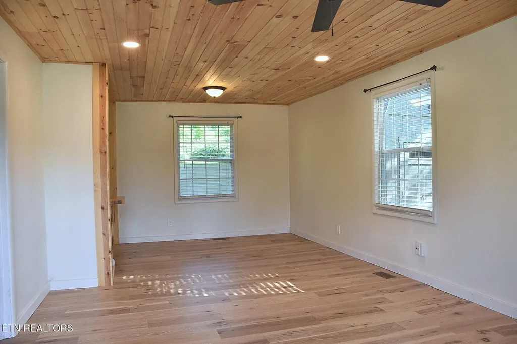 636 Robertsville Road Oak Ridge TN 37830