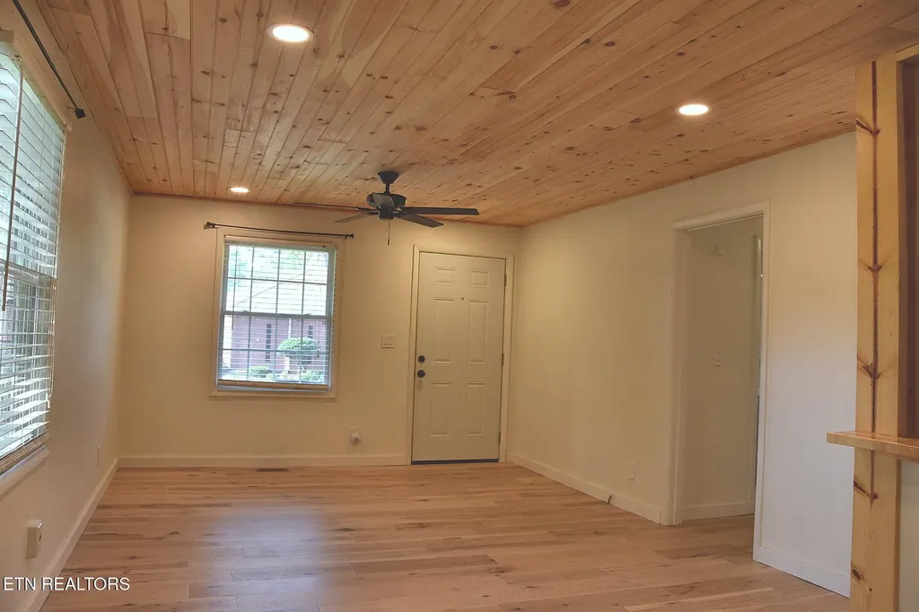 636 Robertsville Road Oak Ridge TN 37830