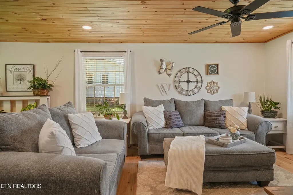 636 Robertsville Road Oak Ridge TN 37830