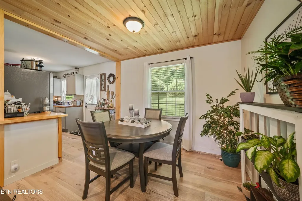 636 Robertsville Road Oak Ridge TN 37830