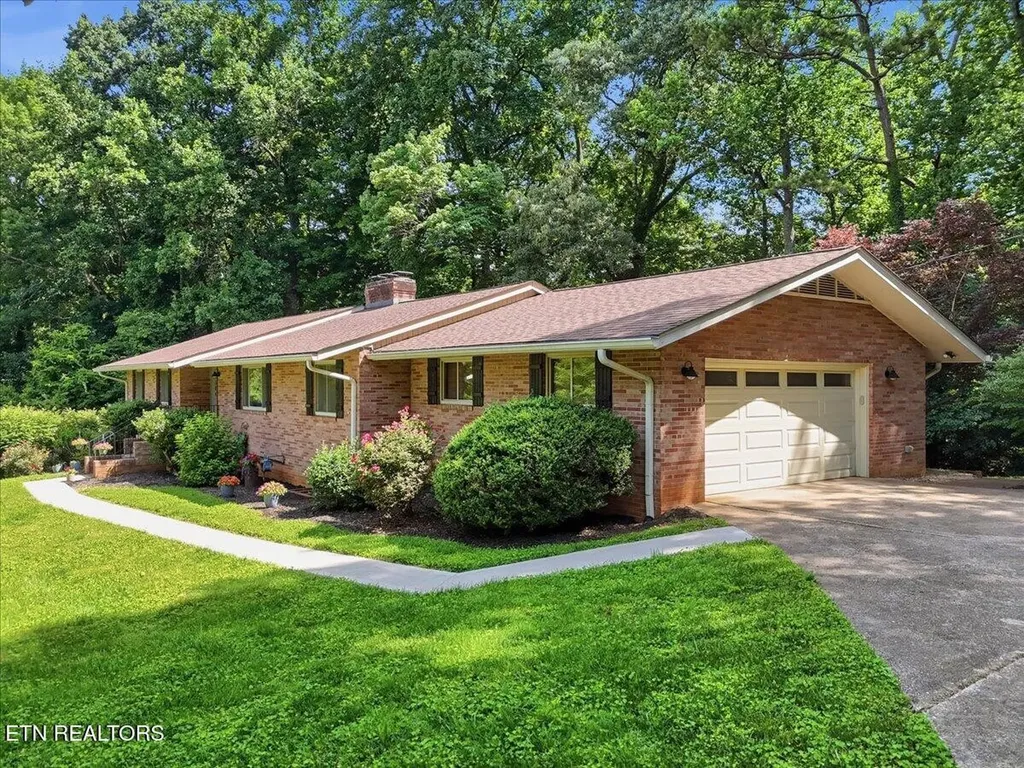 3304 SW Timberlake Drive Knoxville TN 37920