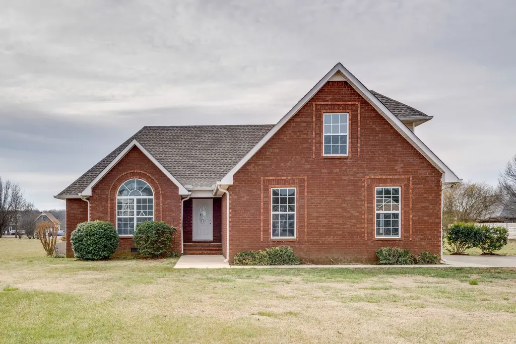 1991 Young Lane Chapel Hill TN 37034