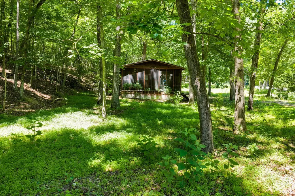 16129 Lakewood Drive Sale Creek TN 37373
