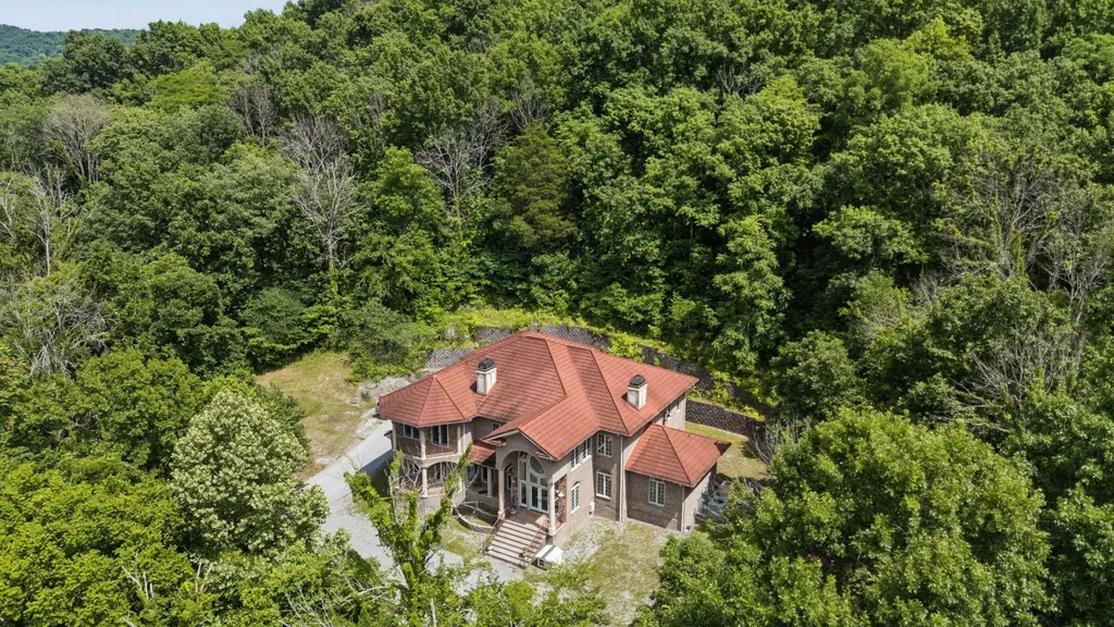 7746 Dismal Hollow Road Christiana TN 37037