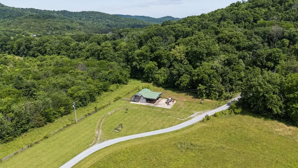 7746 Dismal Hollow Road Christiana TN 37037