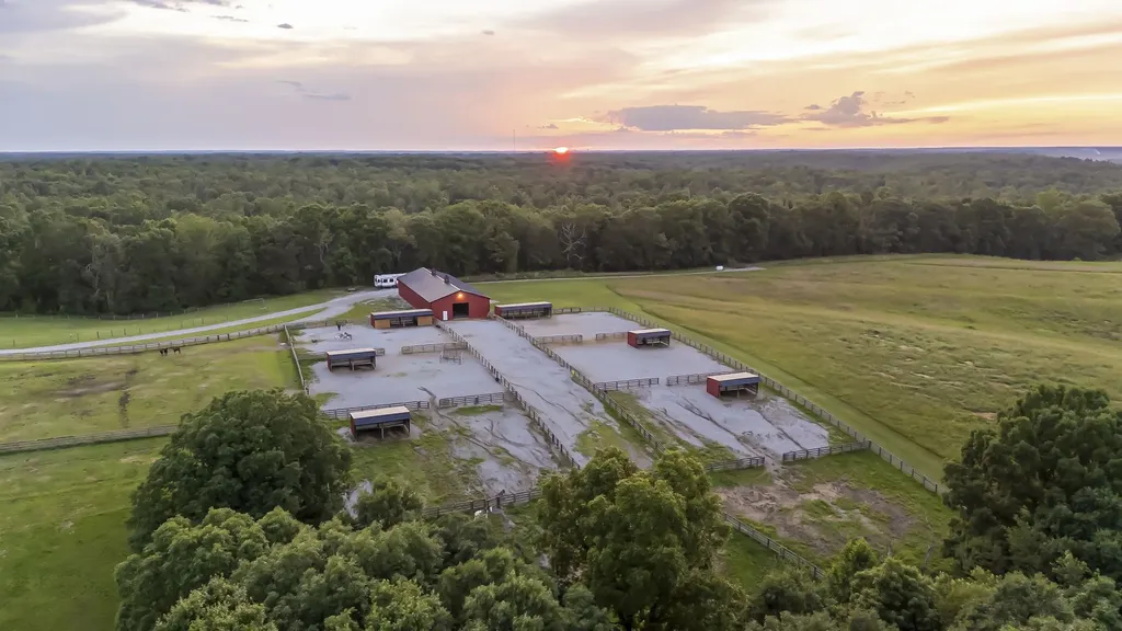 2981 Summertown Highway Summertown TN 38483