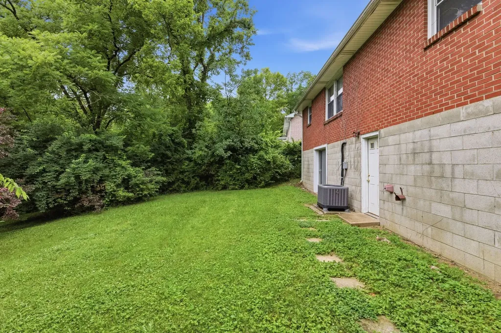607 Glenpark Court Nashville TN 37217