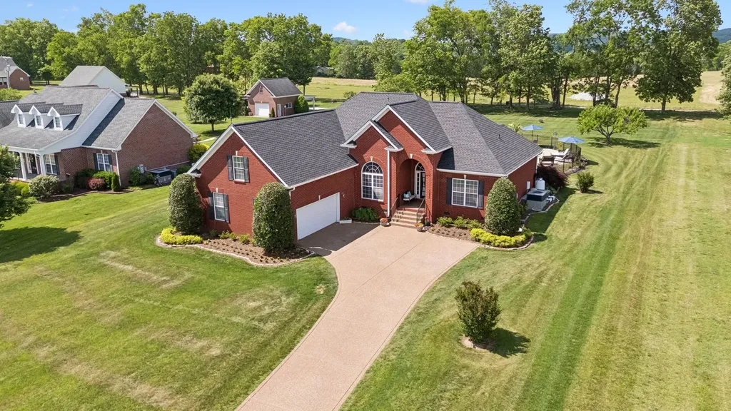 1032 Harness Circle Gallatin TN 37066