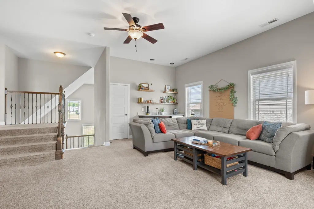 5033 Lady Thatcher Drive Murfreesboro TN 37129