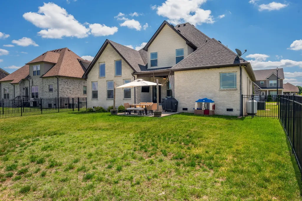 5033 Lady Thatcher Drive Murfreesboro TN 37129