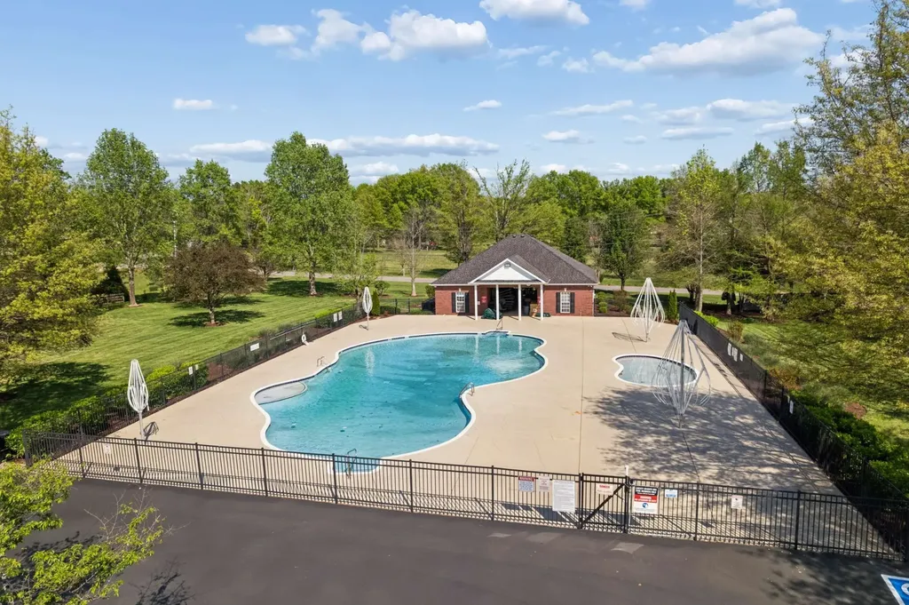 5033 Lady Thatcher Drive Murfreesboro TN 37129