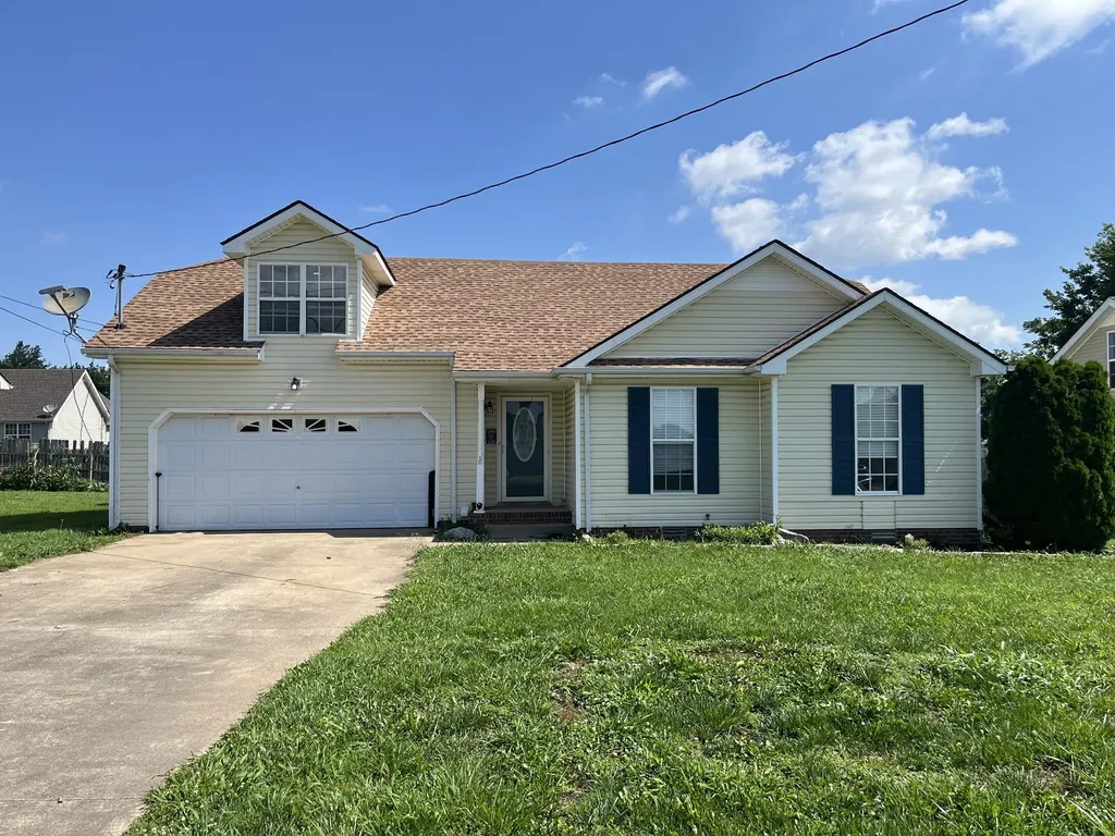 2423 Mccalls Way Clarksville TN 37042
