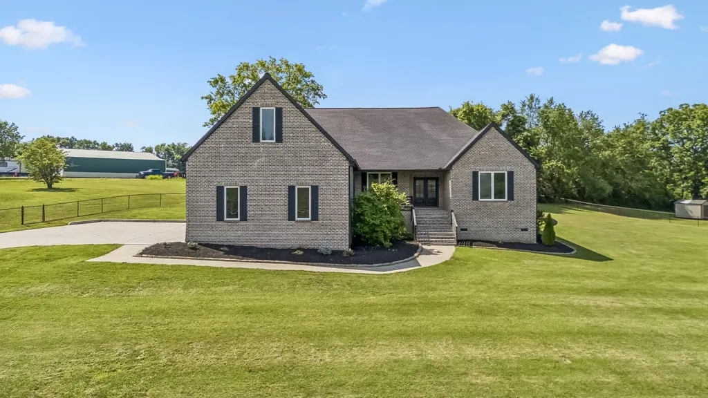 1001 Lock 4 Road Gallatin TN 37066