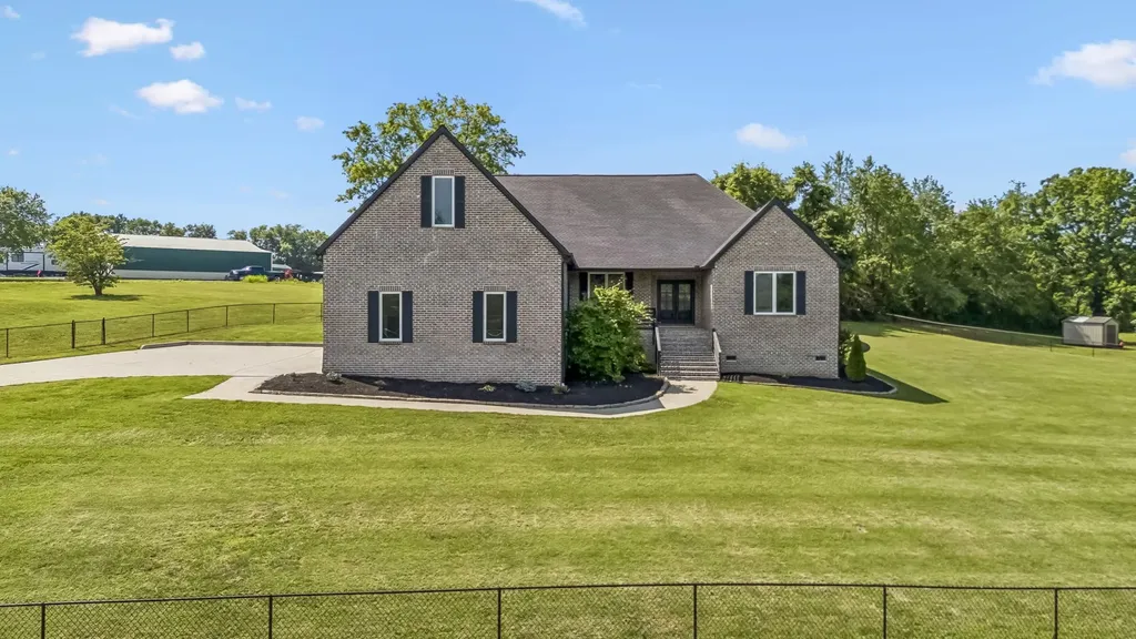 1001 Lock 4 Road Gallatin TN 37066