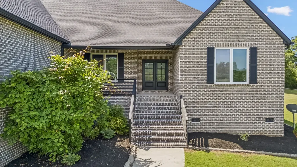 1001 Lock 4 Road Gallatin TN 37066