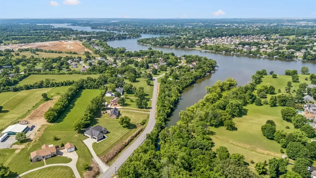 1001 Lock 4 Road Gallatin TN 37066