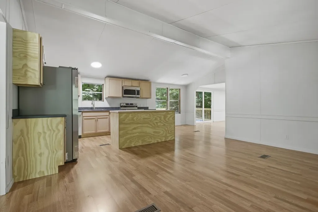 565 Clint Flowers Road Mc Ewen TN 37101